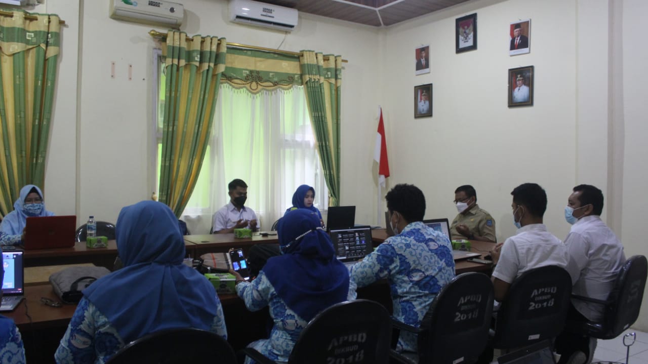 Acara Pembukaan Kegiatan Pelatihan Program Organisasi Penggerak di Hadiri oleh Kepala Dinas Pendidikan dan Kebudayaan Tanjab Barat Martunis, M. Yusuf, S.Pd, M.Pd Senin (08/11/21/)