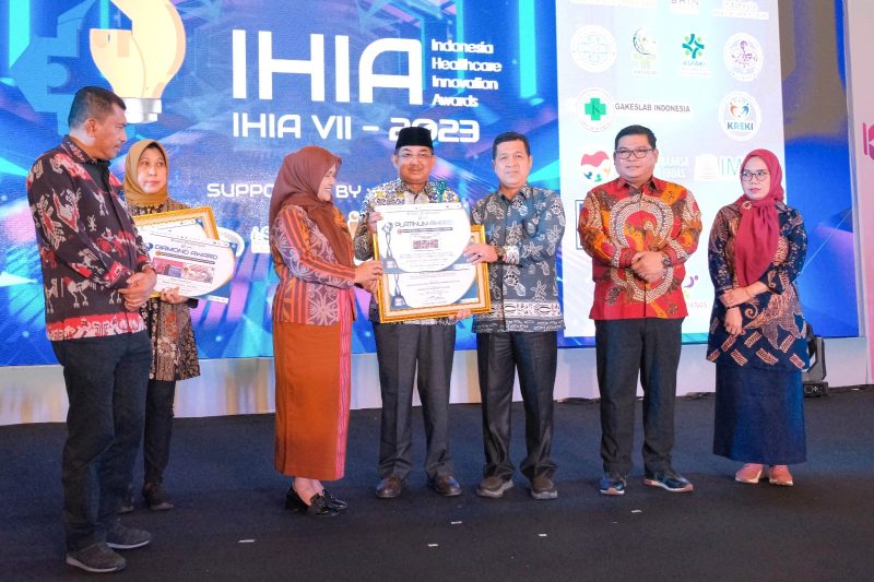 Kabupaten Tanjung Jabung Barat Raih Penghargaan Platinum Award Inovasi Percepatan Penanganan Stunting Sabtu (02/12/23).