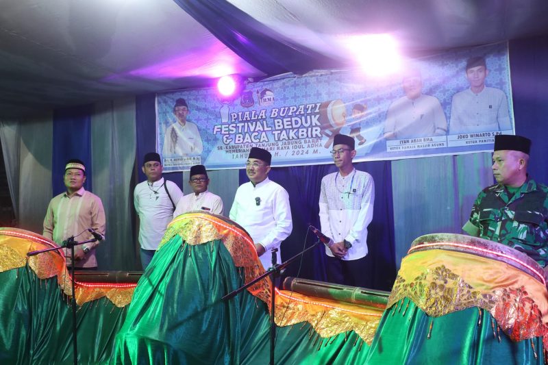 Bupati Anwar Sadat Resmi Buka Festival Beduk dan Baca Takbir se-Tanjab Barat Selasa (18/06/24) malam.