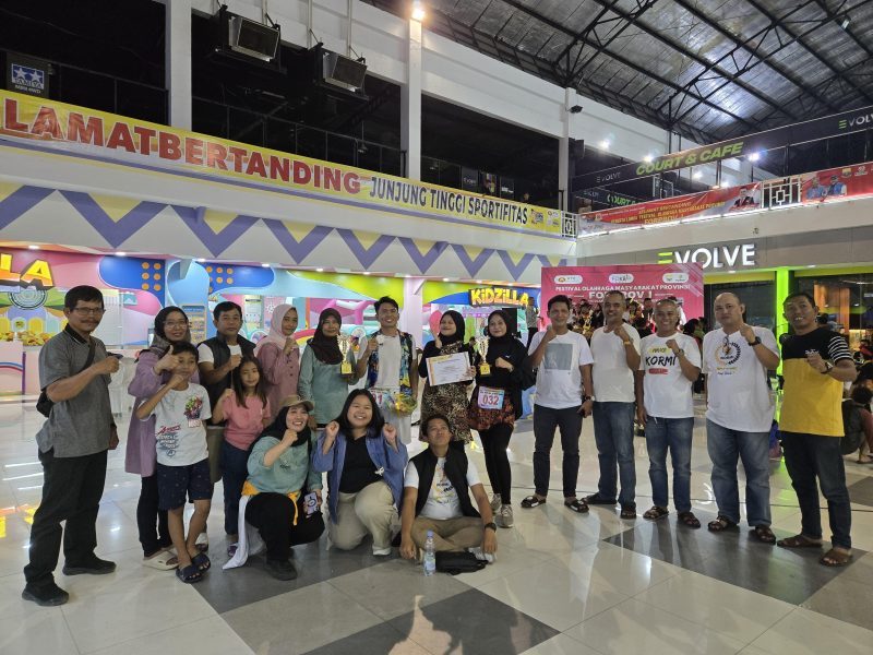 Foto bersama pegiat olahraga FOKBI, Pengurus FOKBI dan Pengurus KORMI Tanjab Barat