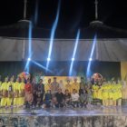 Wakil Bupati Tanjab Barat  , Dr. H. Katamso SA, SE., ME., saat menghadiri Pagelaran Tradisi Malam Tari Inai yang digelar oleh Yayasan Gena Budaya Nusantara di Gedung Runtuh Kuala Tungkal, Sabtu malam (28/06/25).