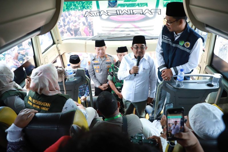Bupati Anwar Sadat Sambut Kepulangan Jamaah Haji Kloter 19 Asal Tanjab Barat  Kamis (03/07/25)