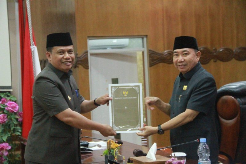 DPRD Tanjab Barat Gelar Rapat Paripurna Penyampaian  Nota Pengantar Rancangan KUA dan PPAS APBD Tanjab Barat Tahun 2026 Senin (21/07/25).