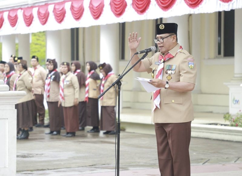 Wakil Bupati Tanjab Barat Dr. H. Katamso SA, SE, ME saat sampaikan amanat sebagai Inspektur Upacara Senin (31/08/26). 