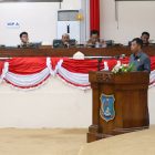 Foto : Dedi Hadi, SH Ketua Fraksi Golkar saat sampaikan pandangan Akhir Fraksi Selasa (01/09/26)